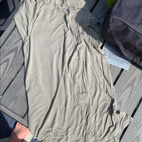 V-neck oversized top - Picture 2 of 3